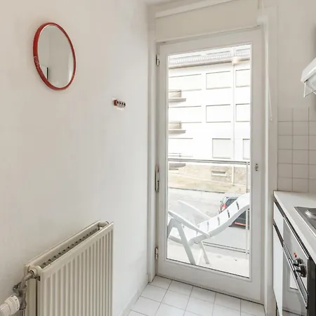 Cozy Seaside Escape With Balcony, Cleaning Included * Knokke-Heist