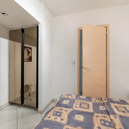 Cozy Seaside Escape With Balcony, Cleaning Included * Knokke-Heist