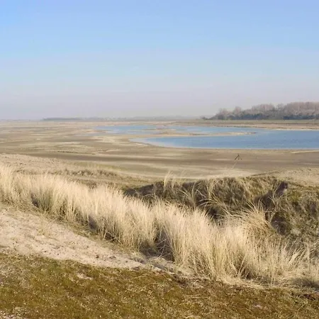 Cozy Seaside Escape With Balcony, Cleaning Included * Knokke-Heist